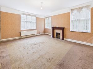 Lounge- click for photo gallery